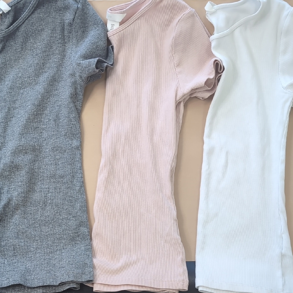 H&M Ribbed Short Sleeve Tops in Gray, Pink & White (3)